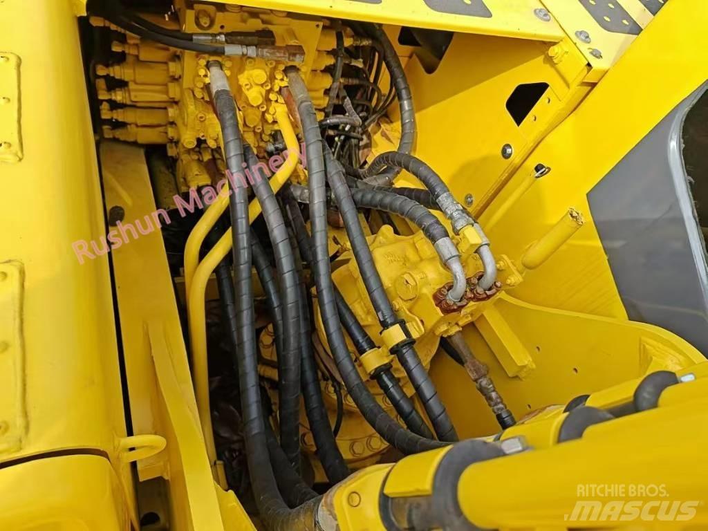 Komatsu PC 220-8 Gravemaskiner på larvebånd