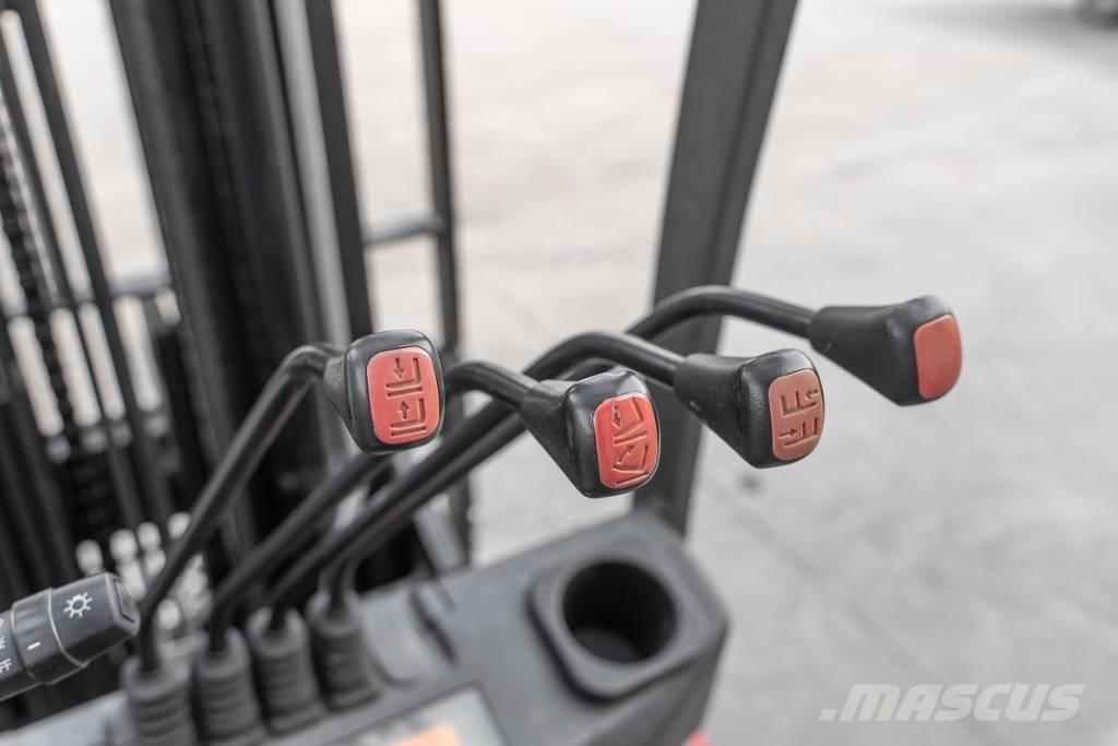 Manitou MI 25 D Diesel gaffeltrucks
