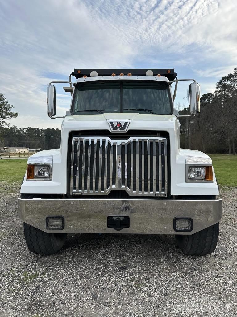 Western Star 4700 Lastbiler med tip
