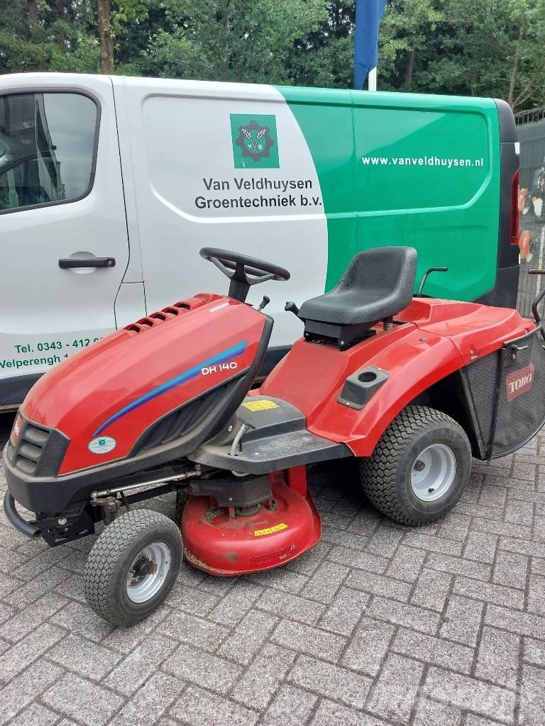 Toro zitmaaier DH140 Traktorklippere
