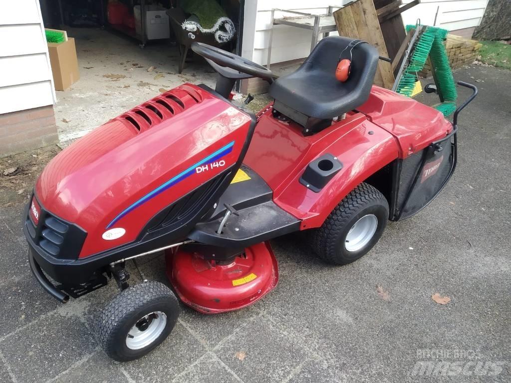 Toro zitmaaier DH140 Traktorklippere