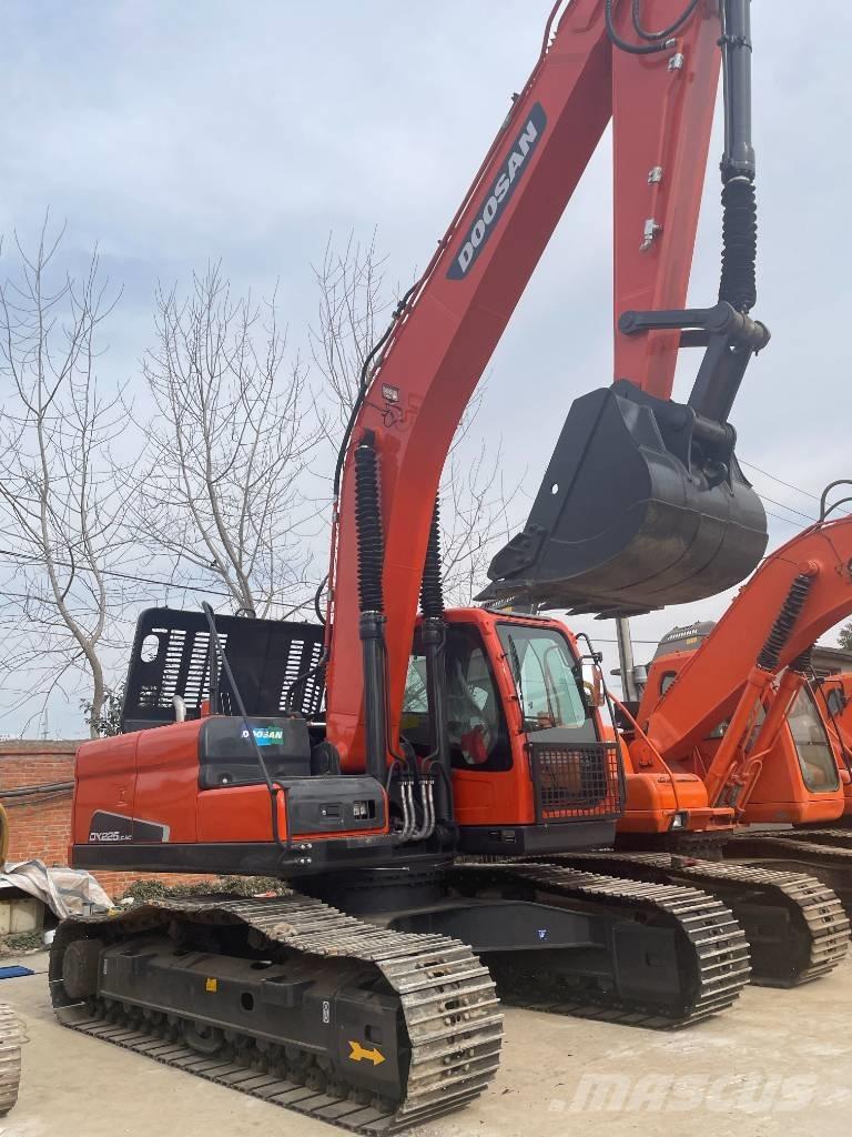 Doosan DX 225 Gravemaskiner på larvebånd