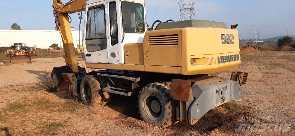 Liebherr A 902 Gravemaskiner på hjul