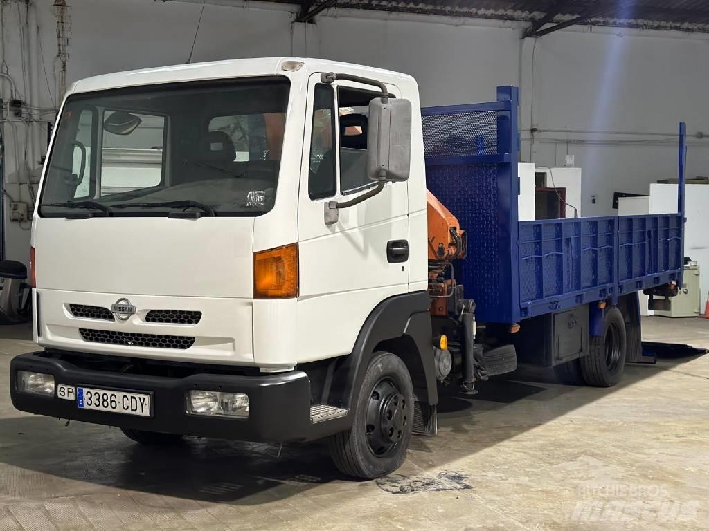 Nissan ATLEON 140 Lastbil med lad/Flatbed