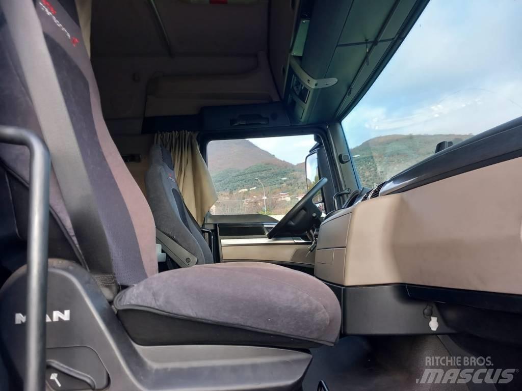 MAN TGX 26.420 Autotransportere / Knæklad