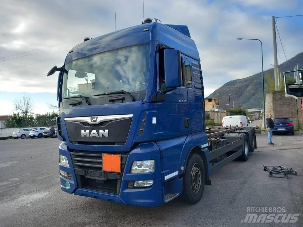MAN TGX 26.420 Autotransportere / Knæklad