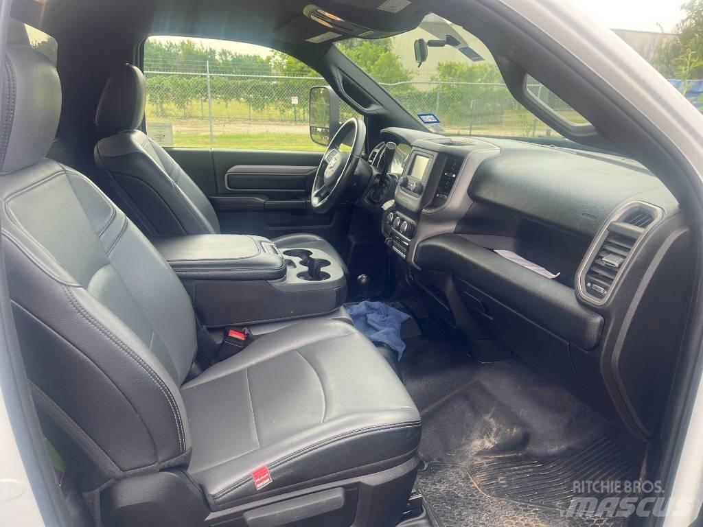 RAM 5500 Lastbil med lad/Flatbed