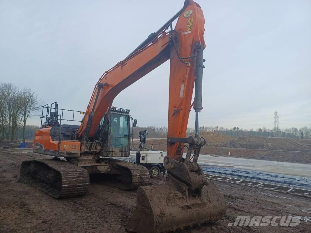 Doosan DX 225 LC-5 Gravemaskiner på larvebånd