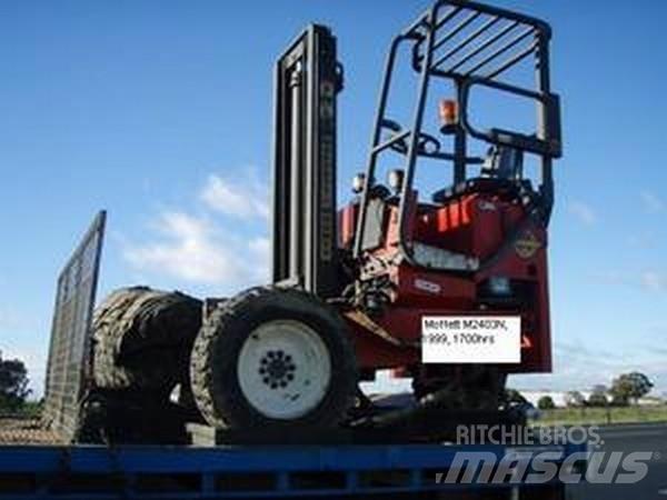 Moffett M2403N Terrængående gaffeltruck