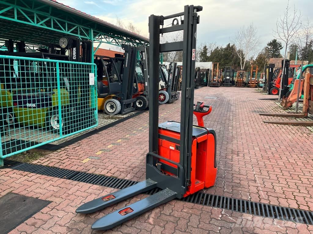 Linde L 14 V-3816 Selvkørende stablere