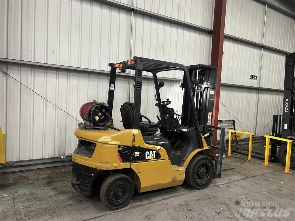 CAT GP25NT LPG gaffeltrucks