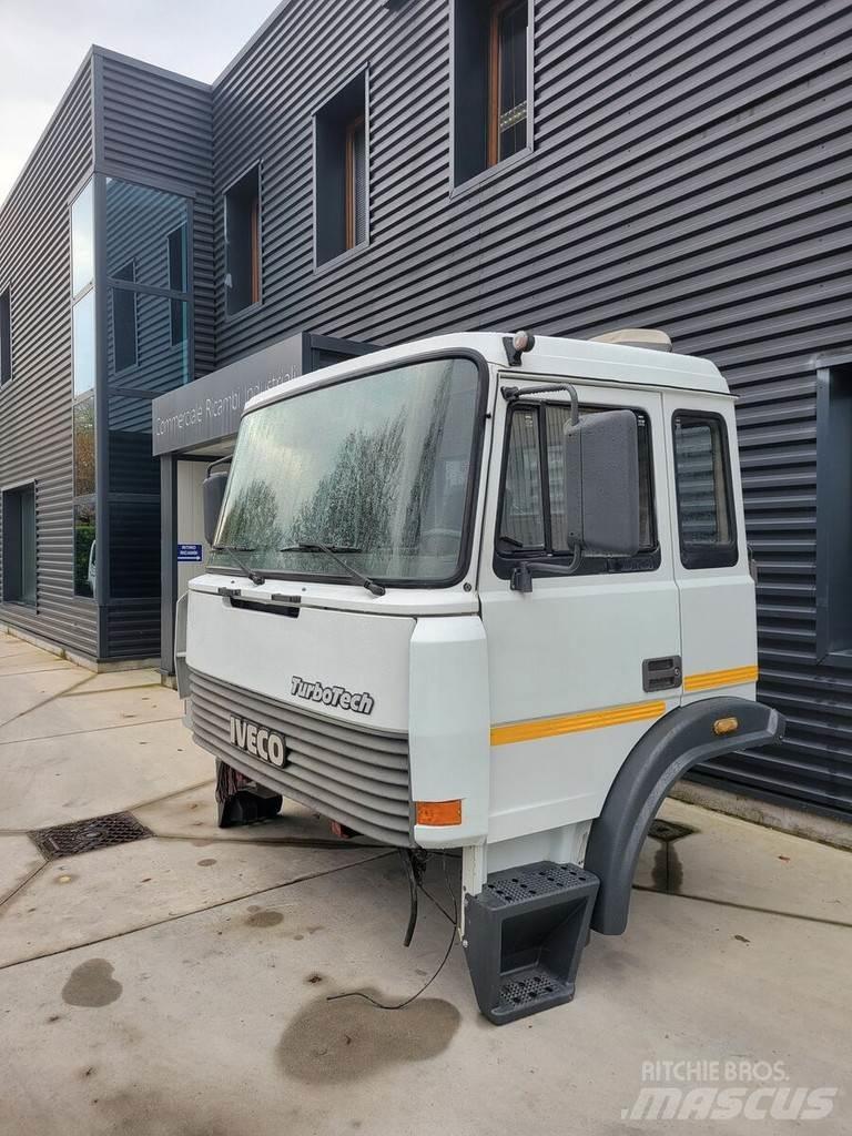 Iveco TURBOTECH Kabiner og interiør