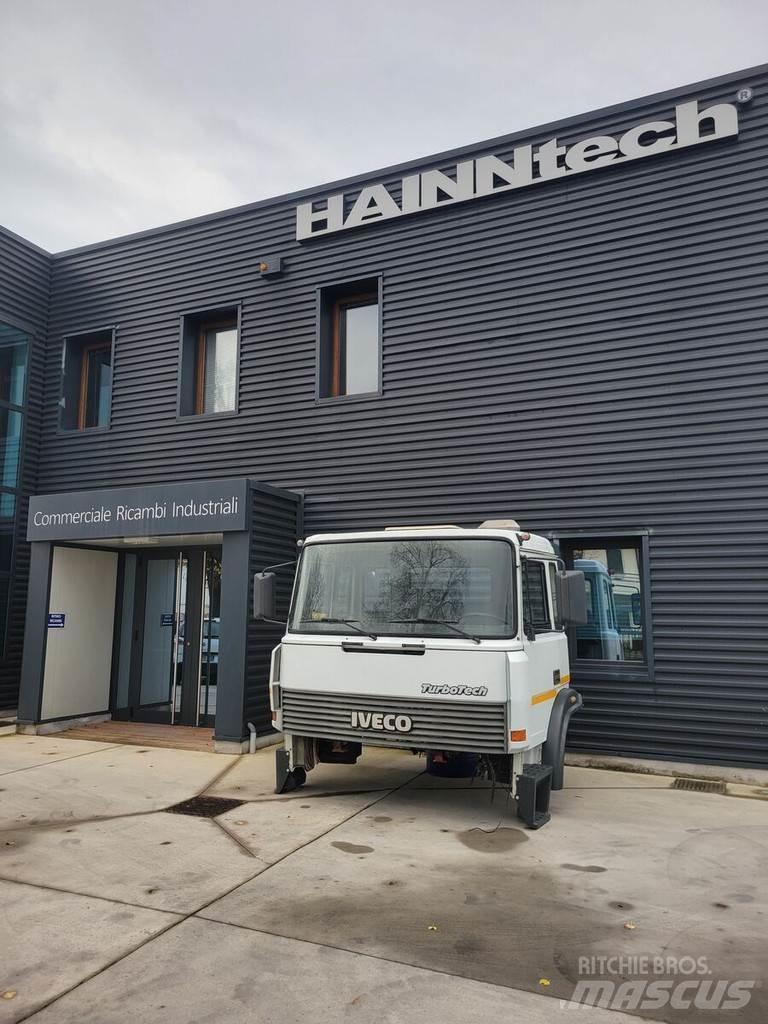 Iveco TURBOTECH Kabiner og interiør