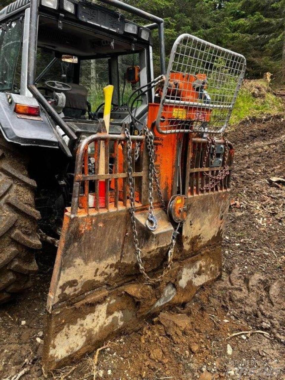 Valtra 6550 Skovbrugstraktorer
