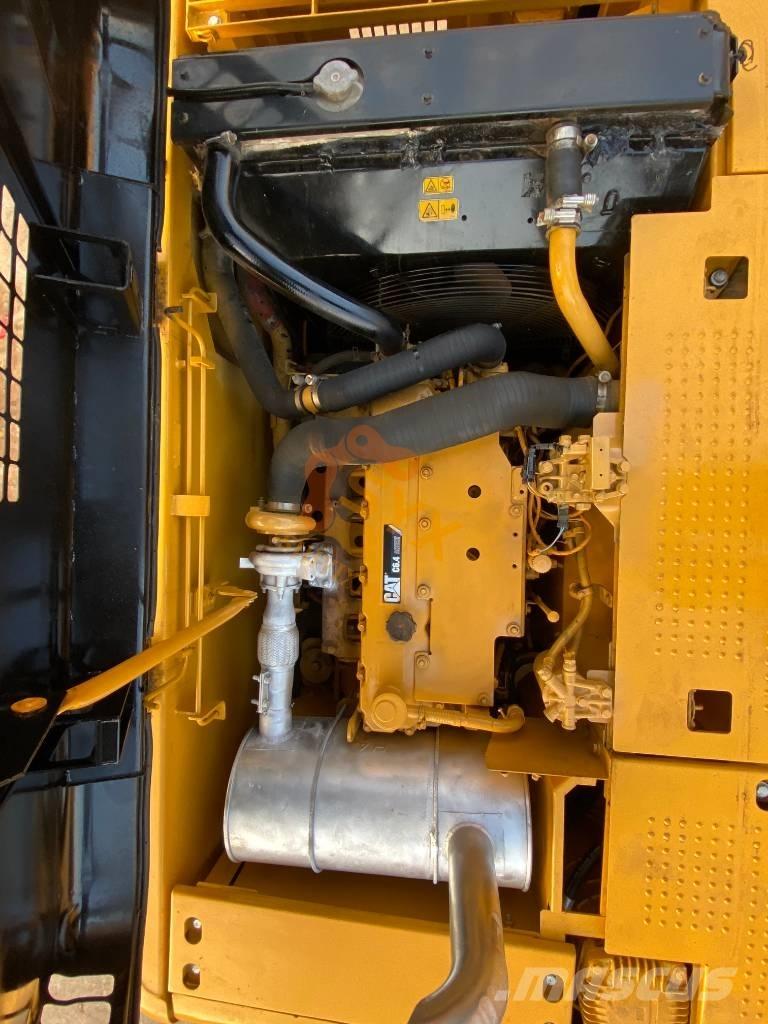 CAT CAT320 D2 Gravemaskiner på larvebånd