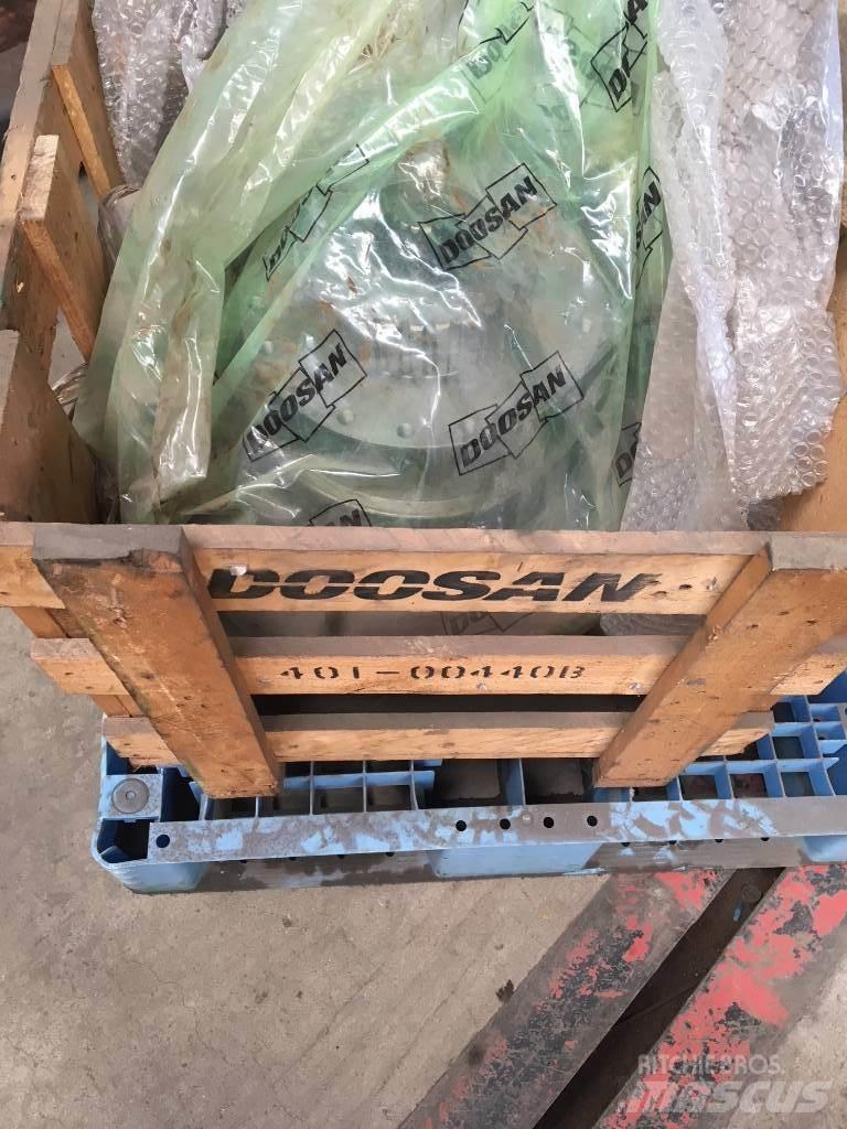 Doosan DX 300 Gravemaskiner på larvebånd
