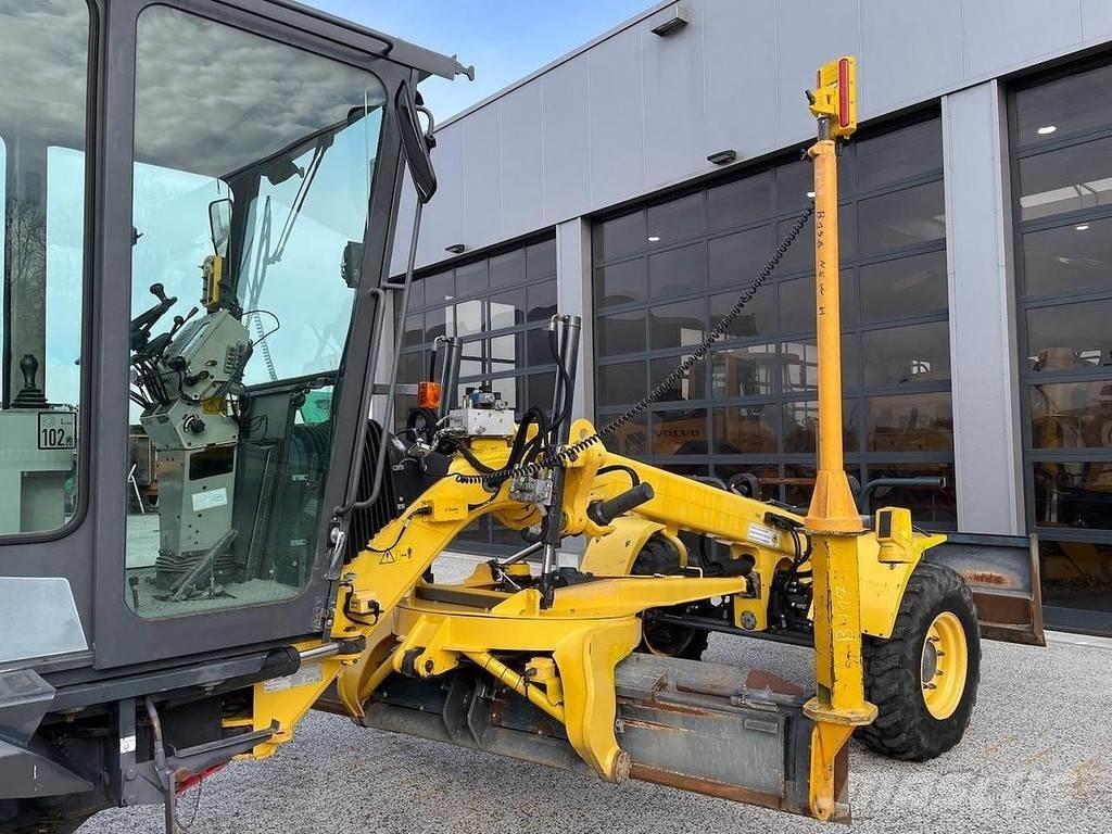 New Holland F106.6 Vejhøvle / Gradere