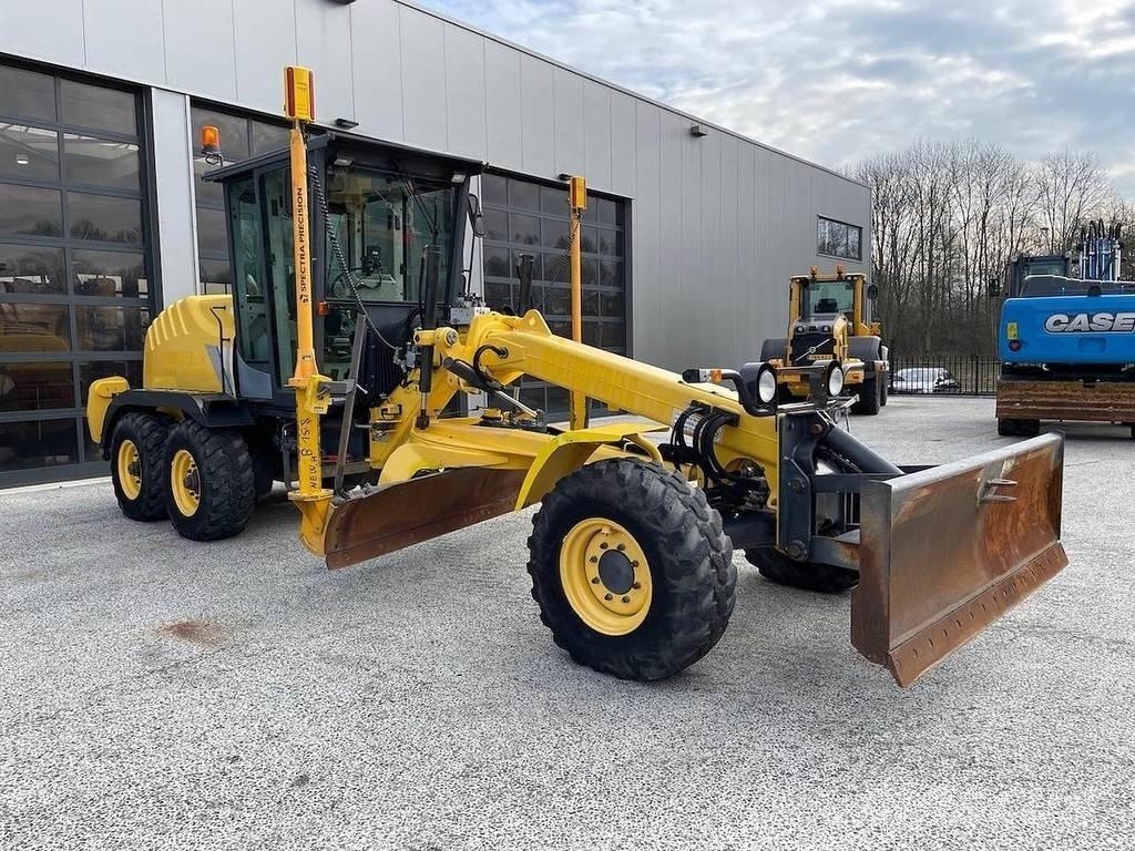 New Holland F106.6 Vejhøvle / Gradere