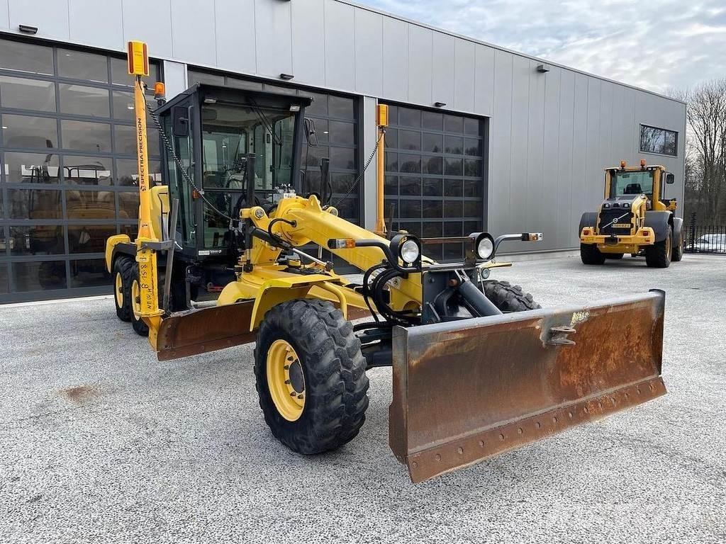 New Holland F106.6 Vejhøvle / Gradere