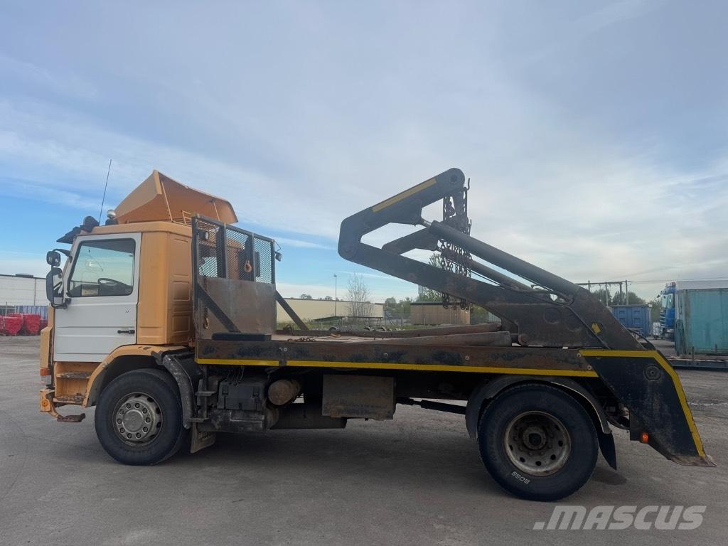 Scania P 82 H Skip loader