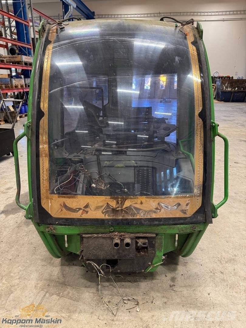 John Deere 1270E Kabiner og interiør