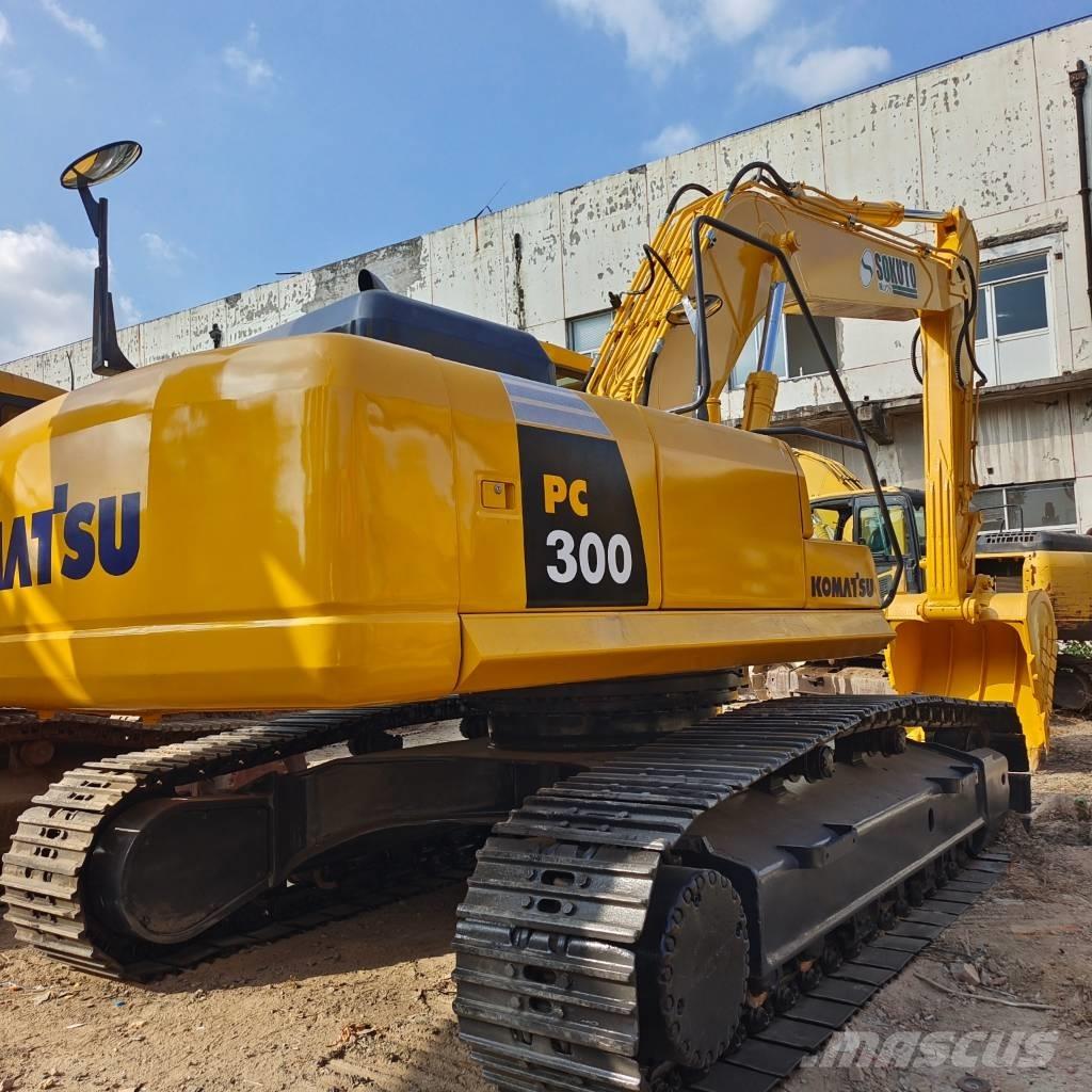 Komatsu PC 300-7 Gravemaskiner på larvebånd
