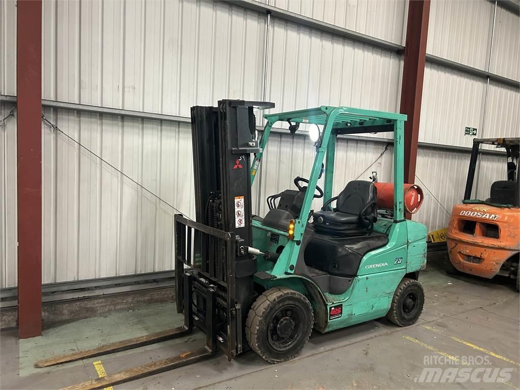 Mitsubishi FG25NT LPG gaffeltrucks