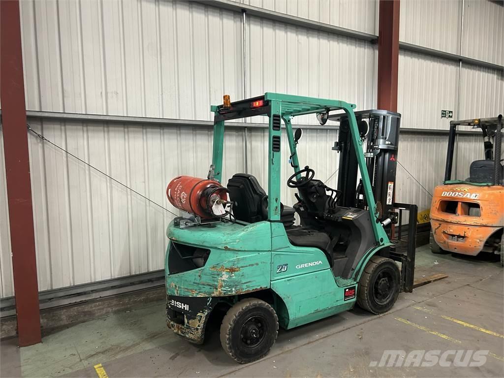 Mitsubishi FG25NT LPG gaffeltrucks