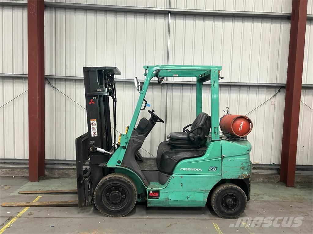 Mitsubishi FG25NT LPG gaffeltrucks