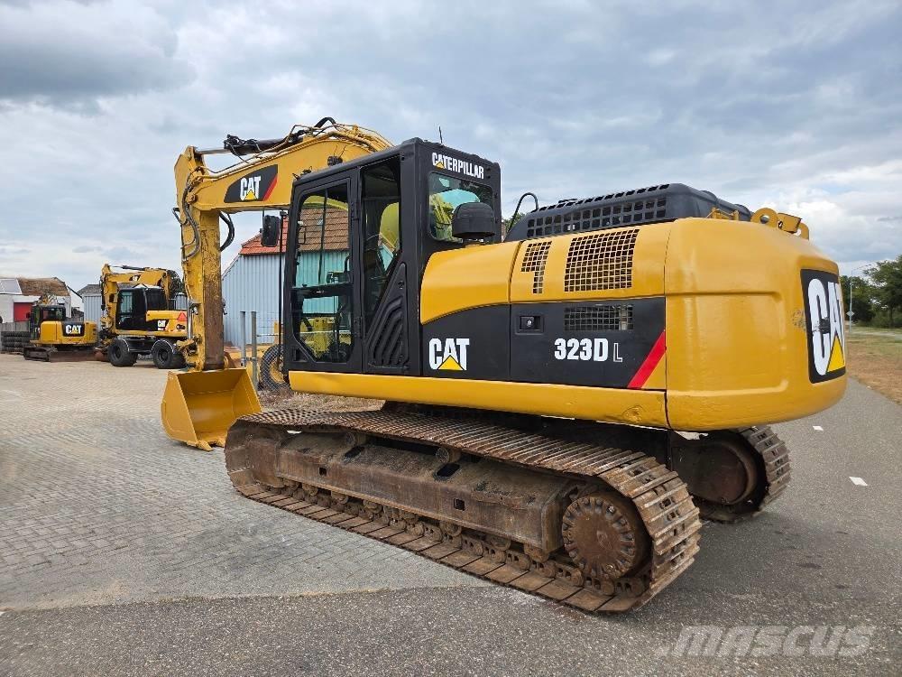 CAT 323DL Gravemaskiner på larvebånd
