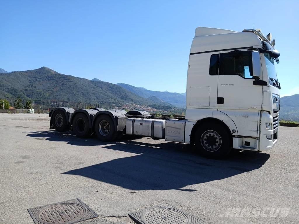 MAN TGX 35.580 Autotransportere / Knæklad