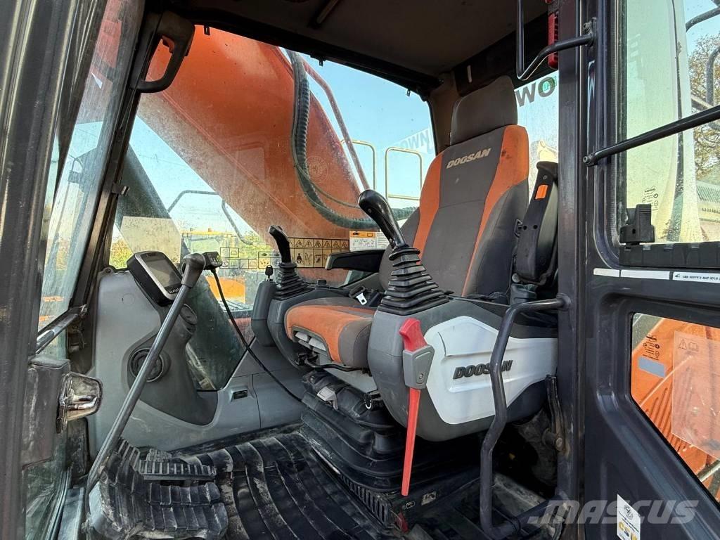 Doosan DX 340 LC Gravemaskiner på larvebånd