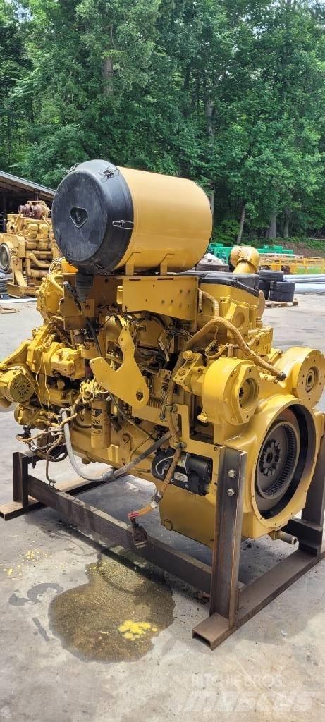 CAT C15 Terrængående gaffeltruck