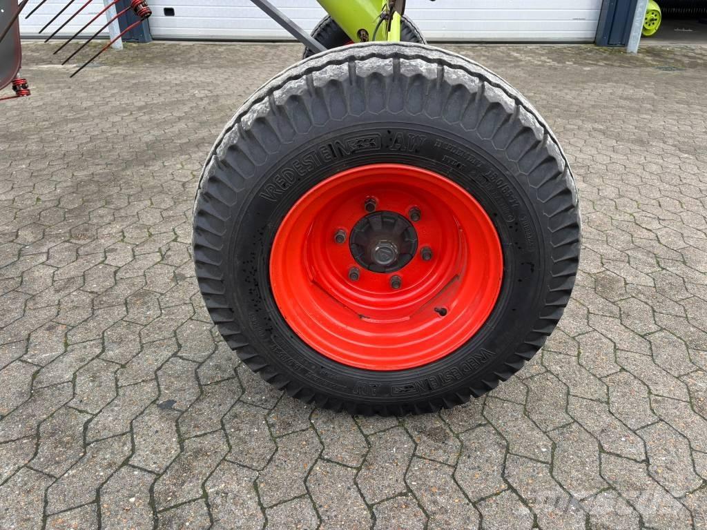 CLAAS Liner 2900 River og høvendere