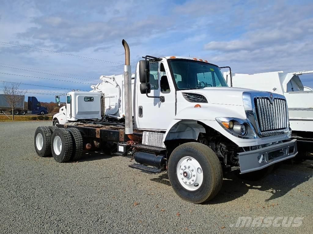 International 7400 Chassis