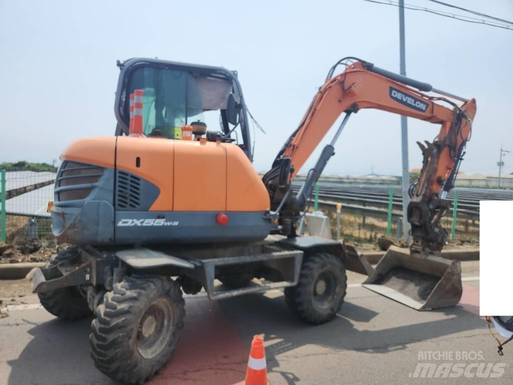 Doosan DX 55 W Gravemaskiner på hjul