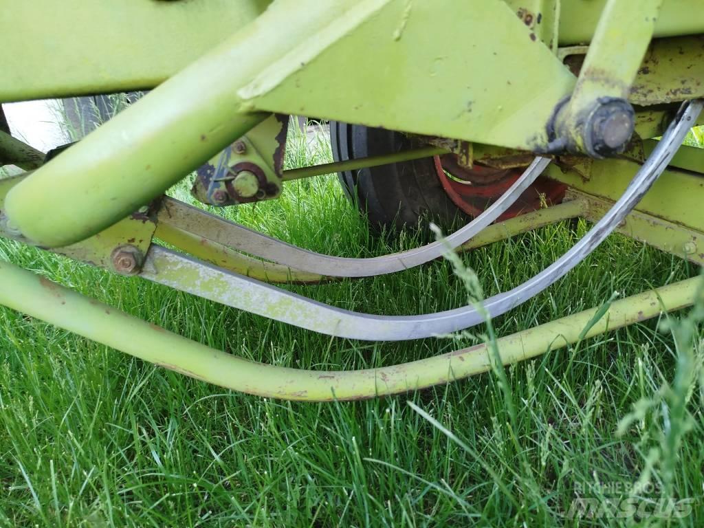 CLAAS Markant 52 Pressere til firkantede baller