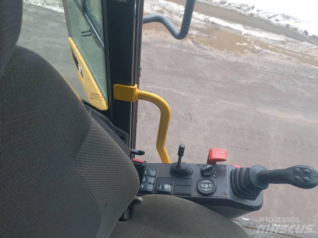 Volvo EW 140 D Gravemaskiner på hjul