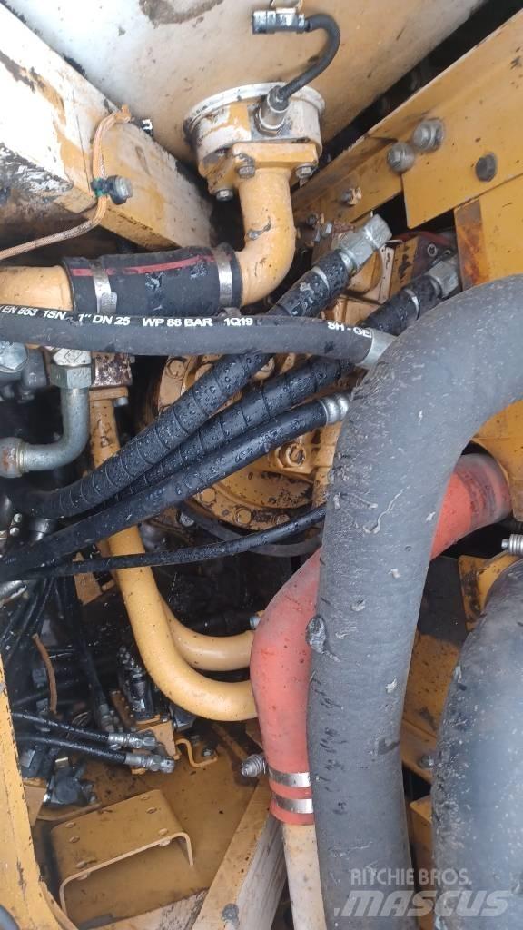 CAT 328 D L Gravemaskiner på larvebånd