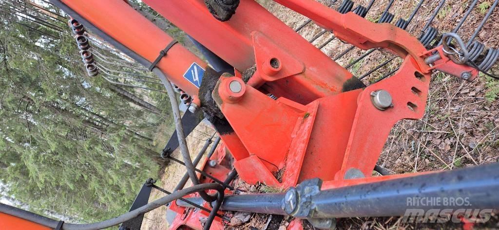 Kuhn GA 8121 Hømaskiner