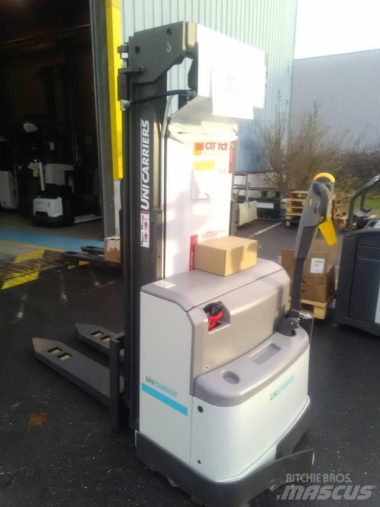 UniCarriers PSH200 Gaffelstabler med gående fører