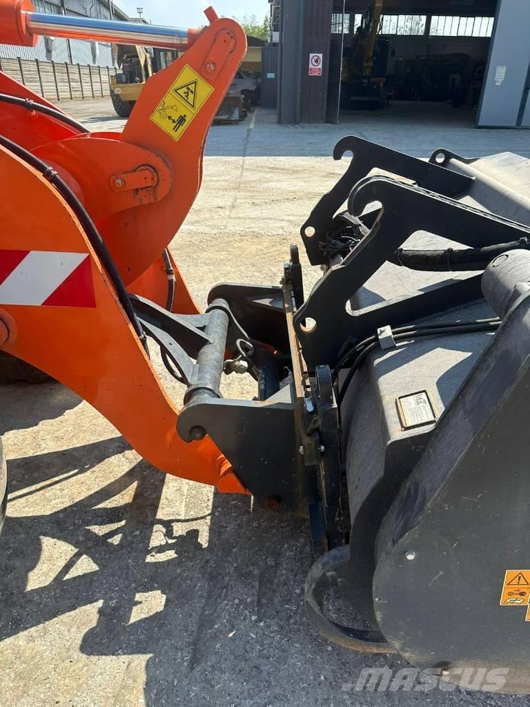 Komatsu WA 80 M-8 Læssemaskiner på hjul