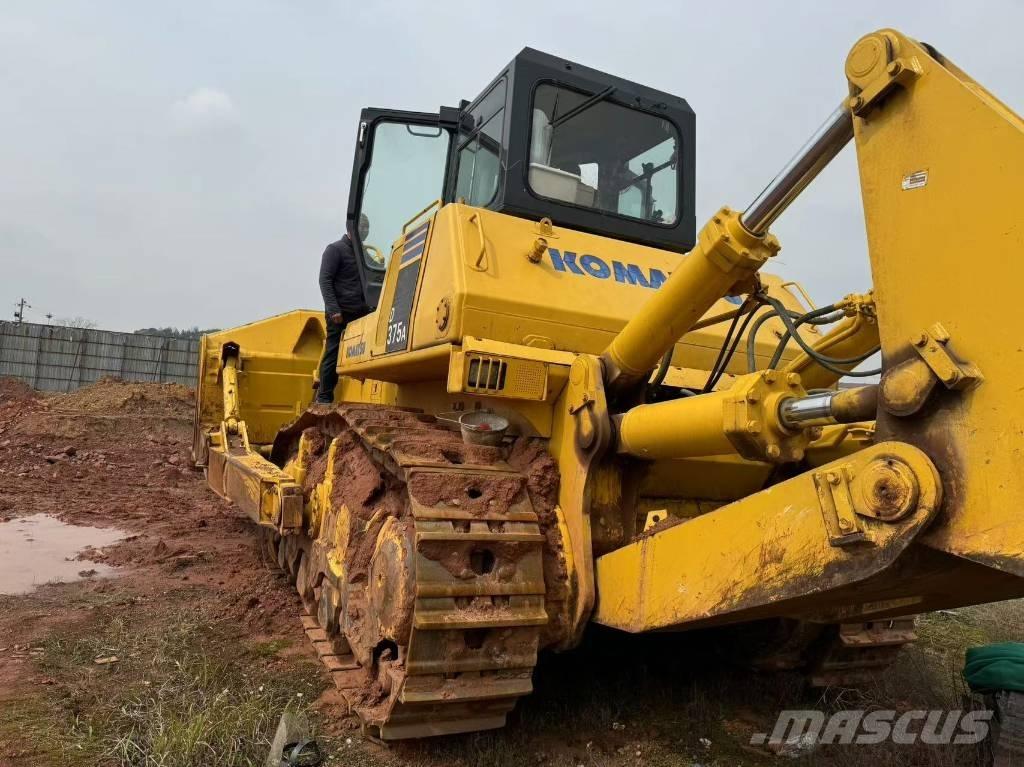 Komatsu D 375 A Bulldozer på larvebånd