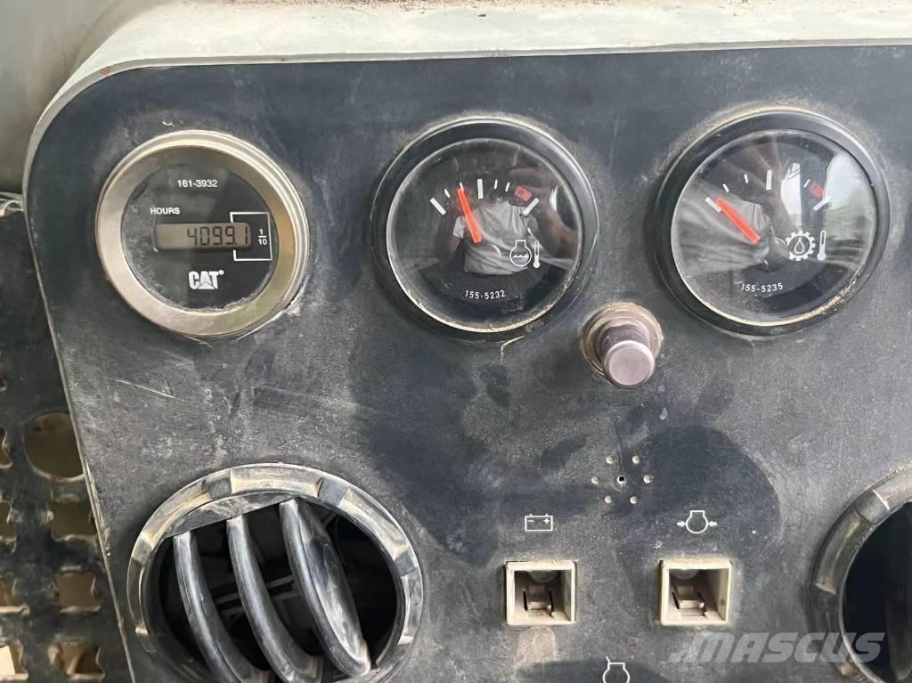 CAT D7G2 Bulldozer på larvebånd