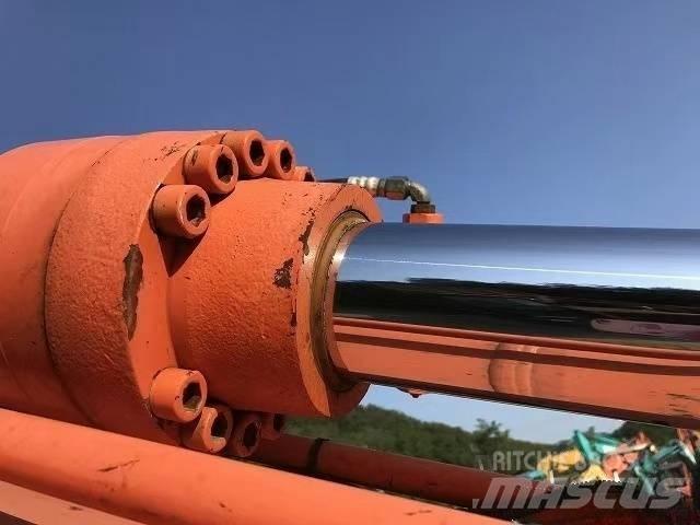 Hitachi ZX 200 Gravemaskiner på larvebånd