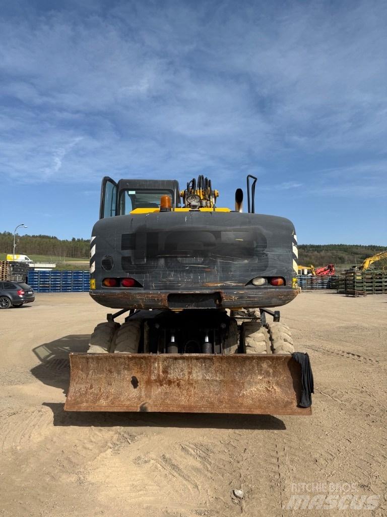 JCB JS 145 W Gravemaskiner på hjul
