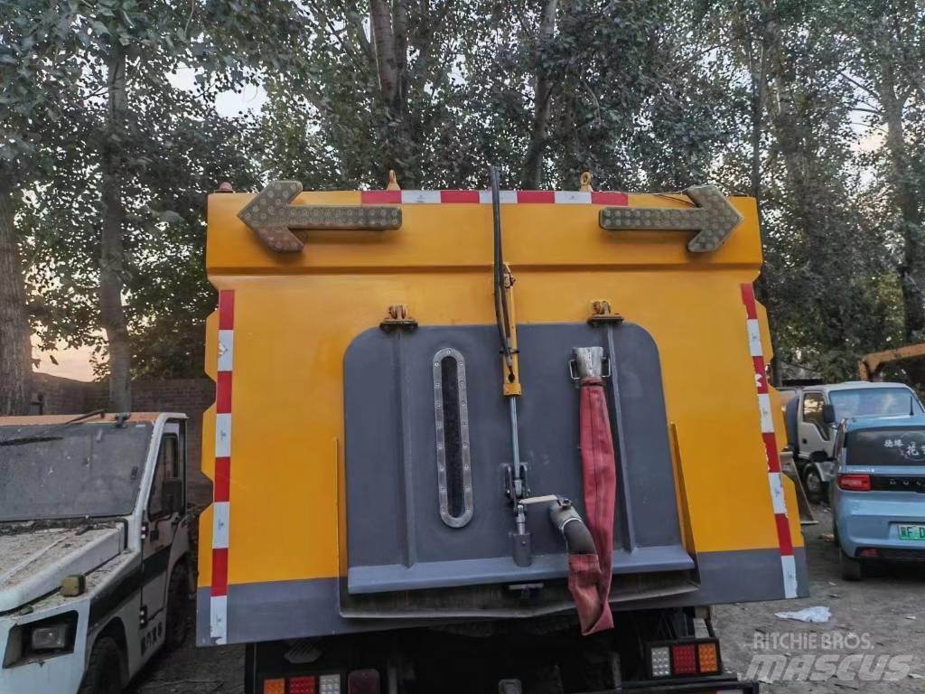 Isuzu ELF Fejebiler