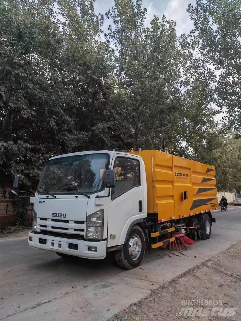 Isuzu ELF Fejebiler