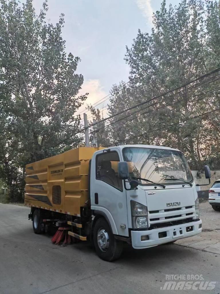 Isuzu ELF Fejebiler