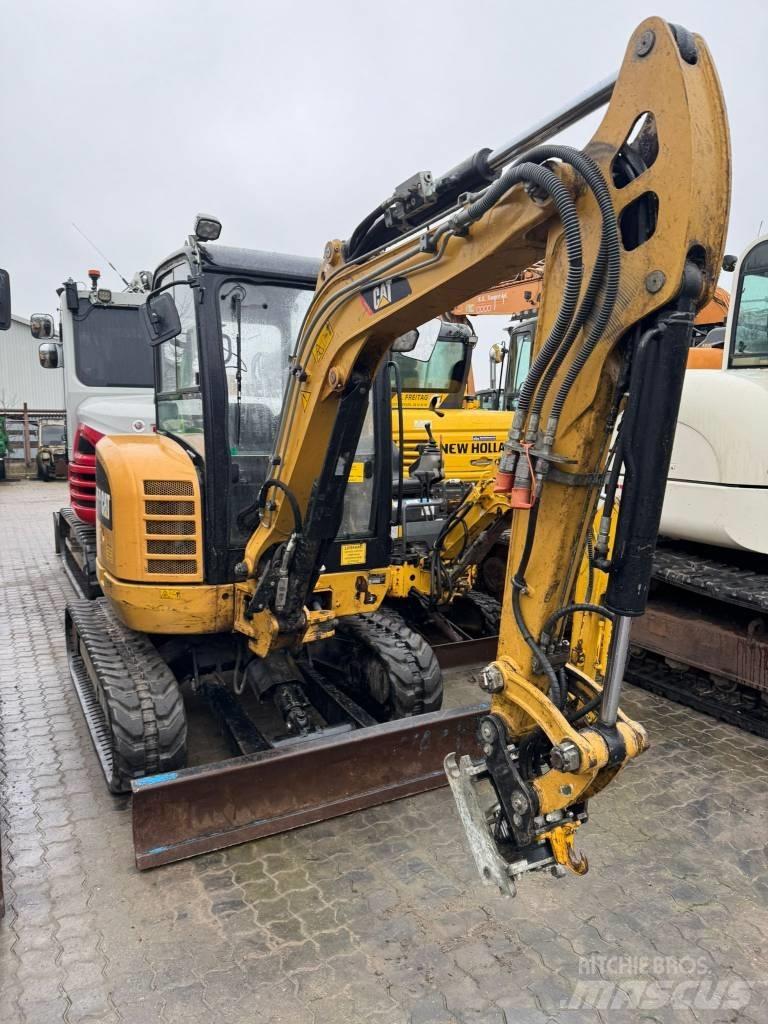 CAT 302.7 D Minigravemaskiner